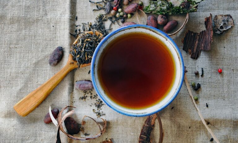 El-té-de-leche-con-boba-tiene-cafeína